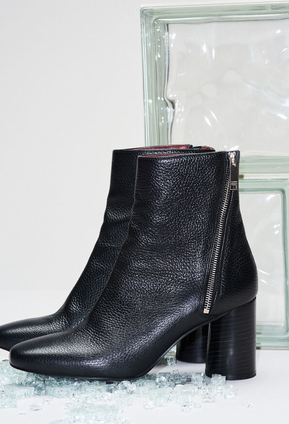 AVRILH19 AVRILH19 : Shoes color BLACK