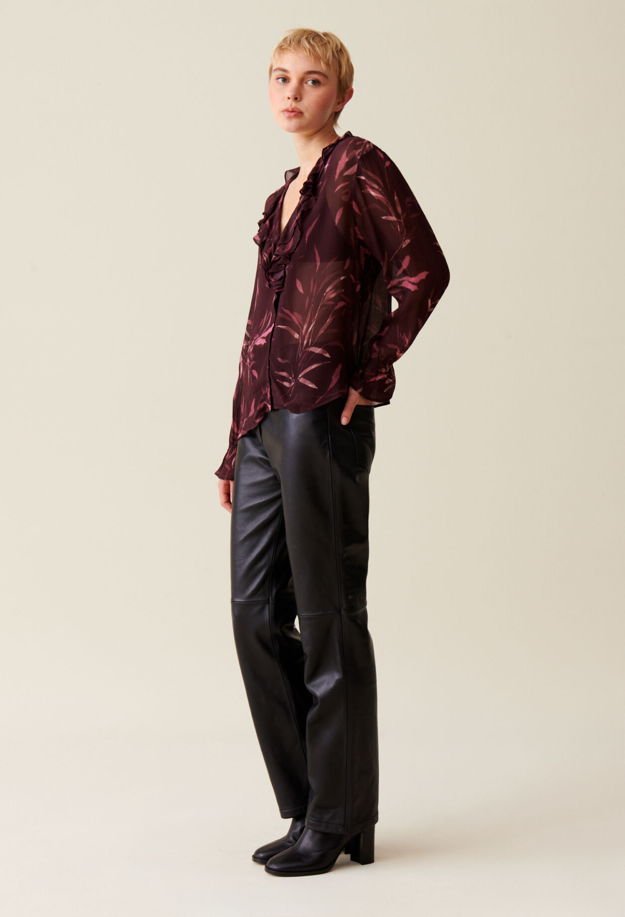 Printed long-sleeved flowing blouse
