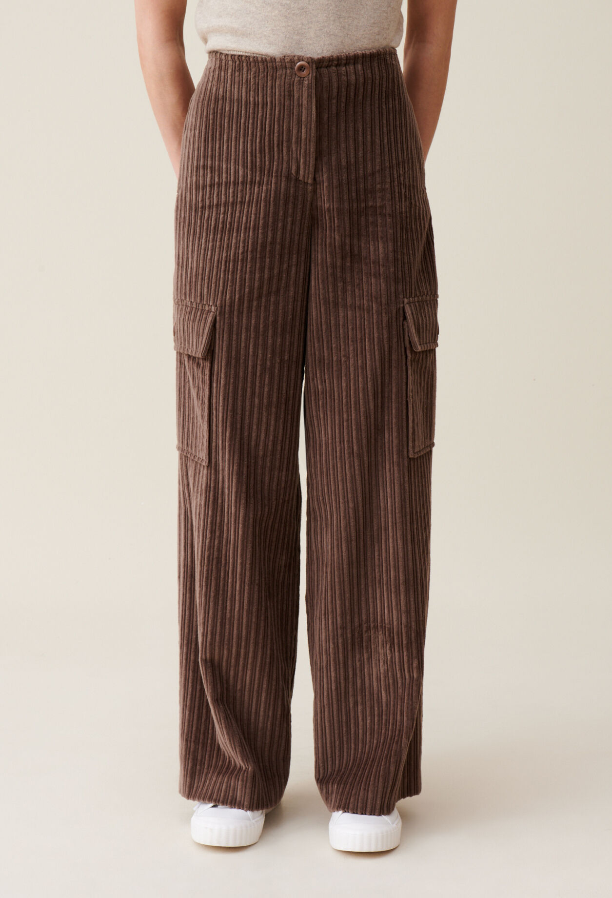 Wide corduroy cargo trousers
