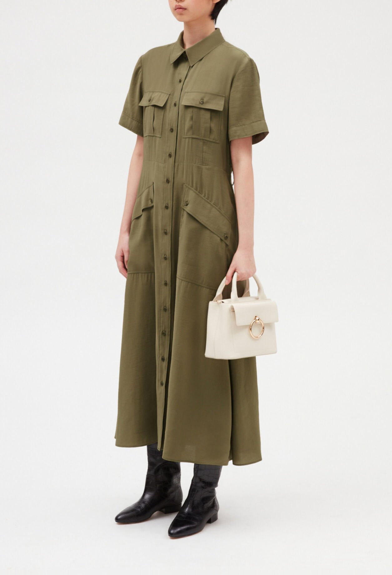 Robe midi fluide manches courtes 