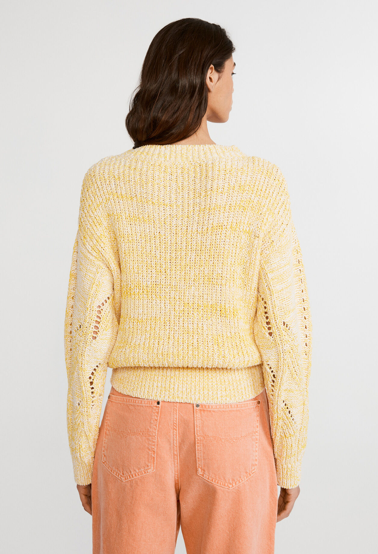 Pull à détails ajourés