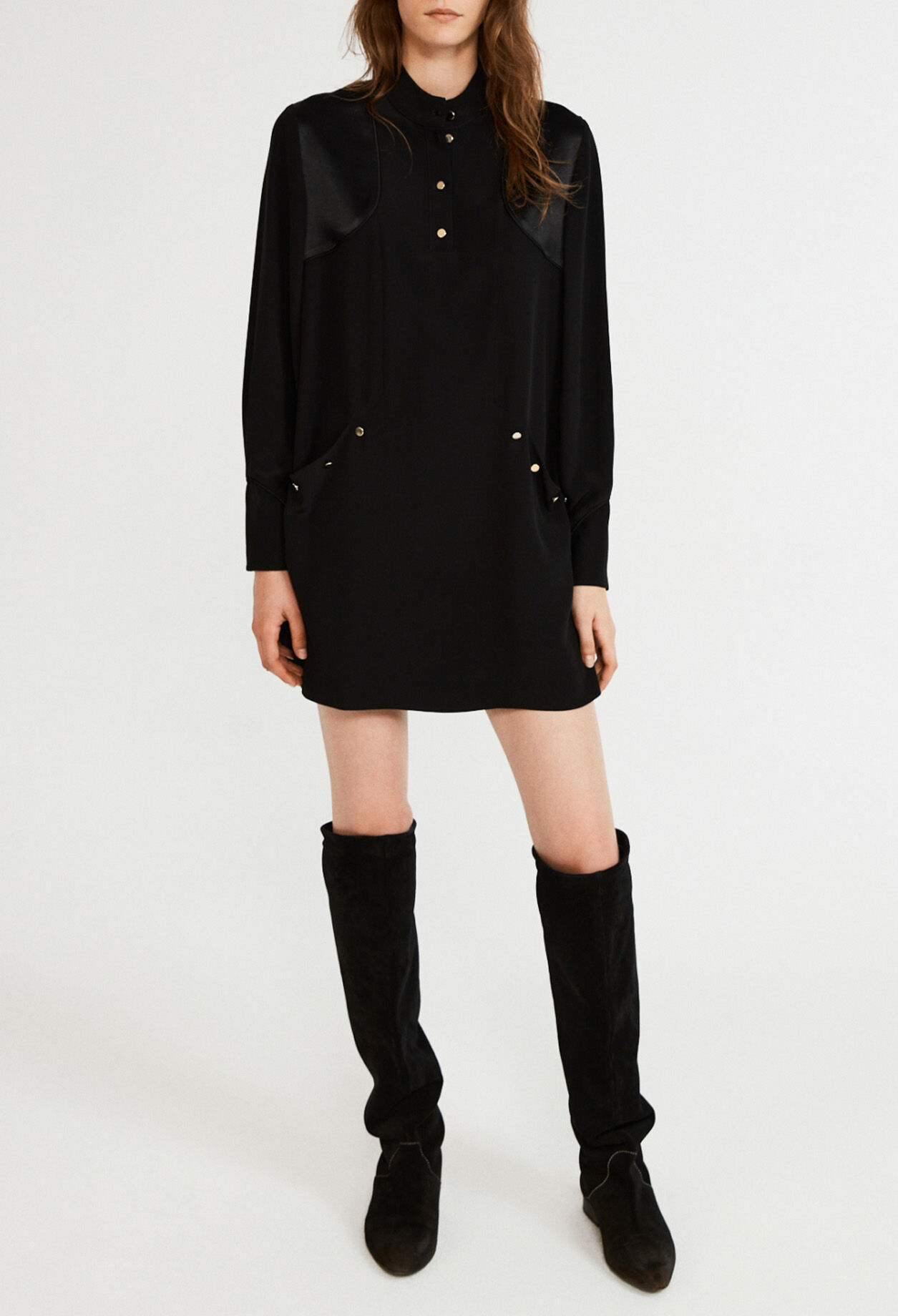 Robe courte à manches longues