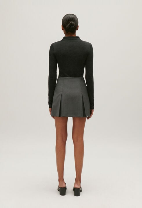 Short flecked grey skirt