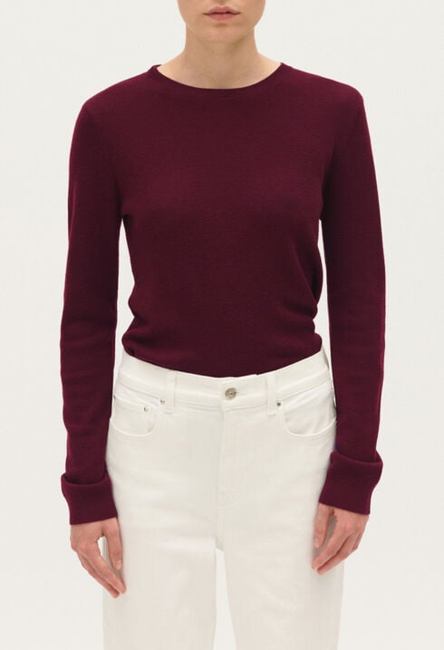 Jumper with removable collar