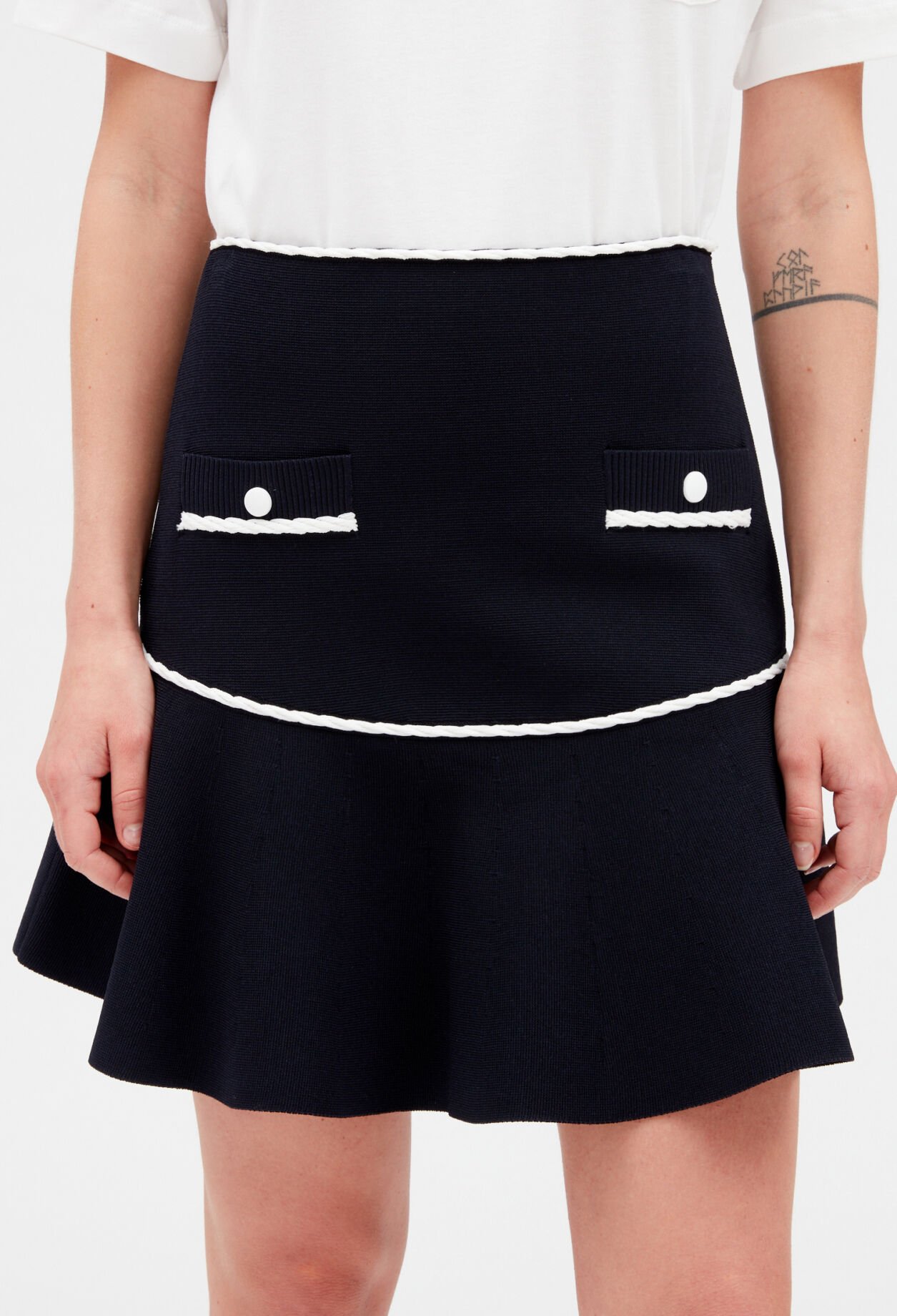Knit short skirt