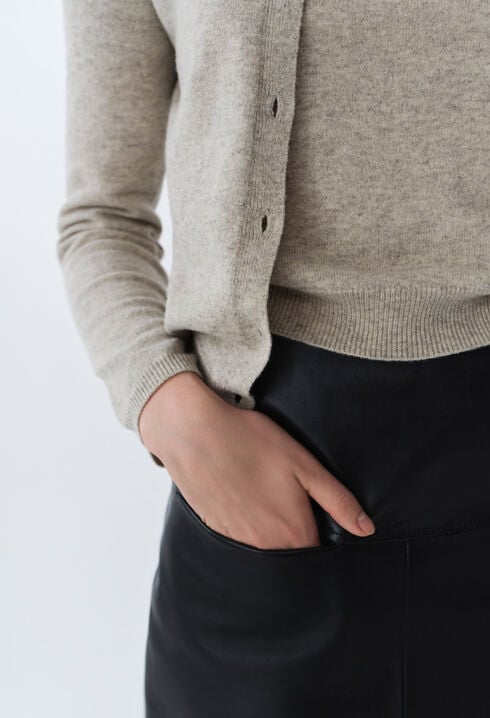 Cardigan laine boutonné broderie CP