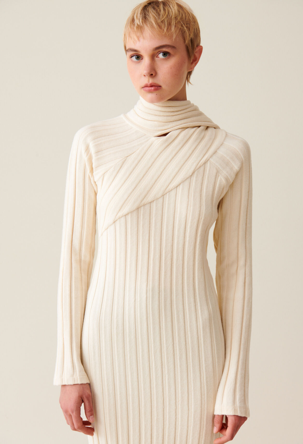 Long knitted dress with tie scarf