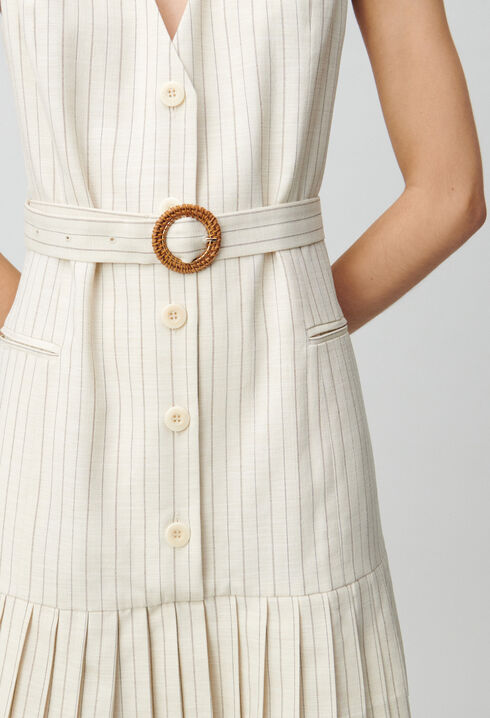 Robe courte cintrée plissée