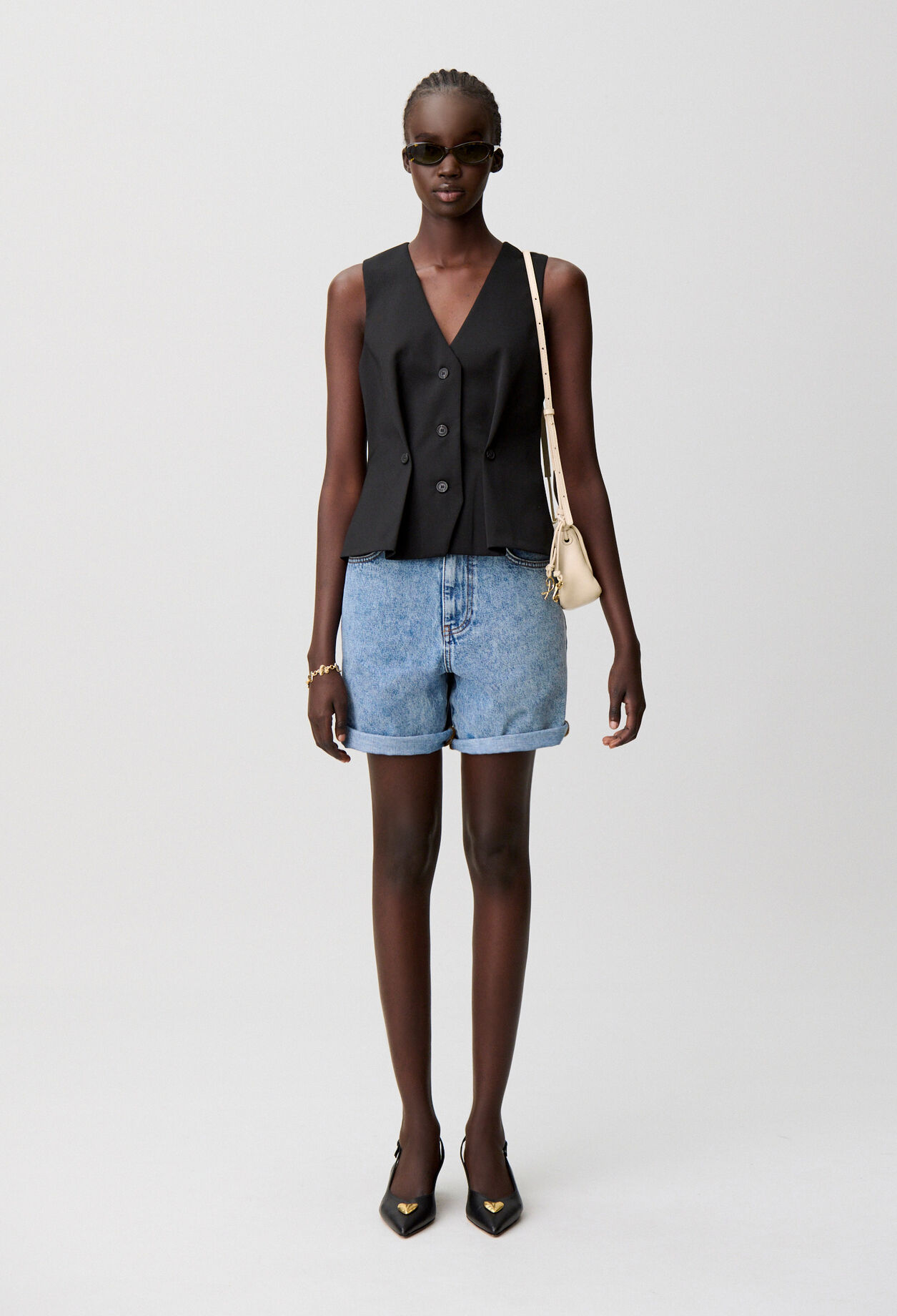 Sleeveless waistcoat