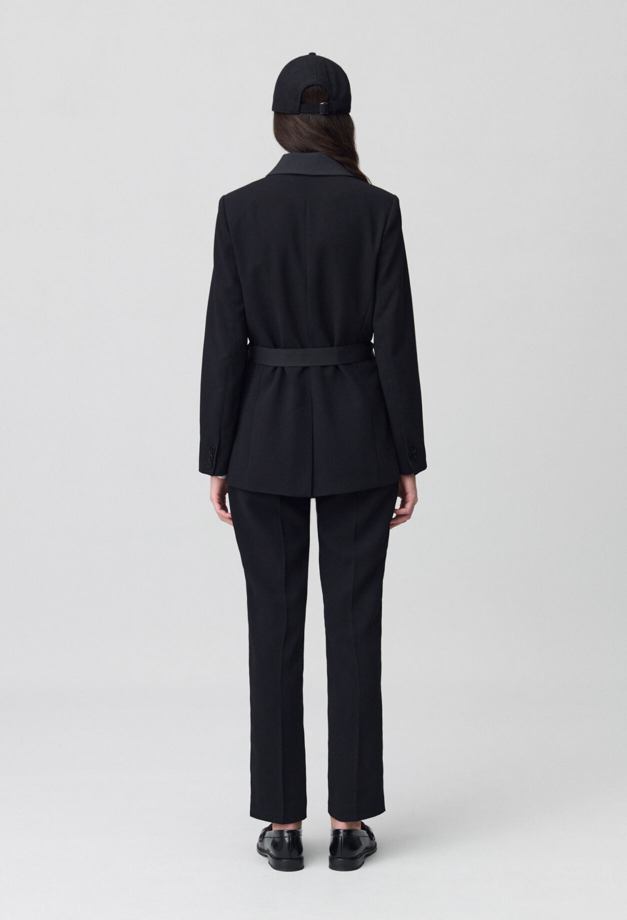 Veste tailleur boutonnée ceinturée