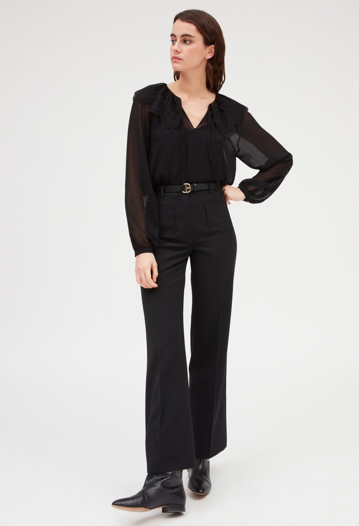 Blouse with large collar