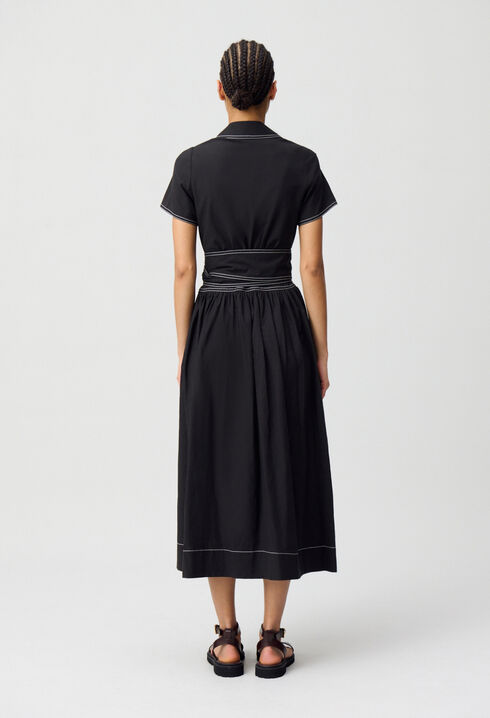 Robe longue ceinturée