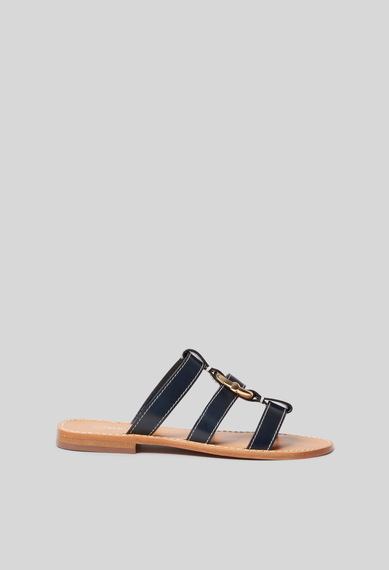 Strappy sandals with ring