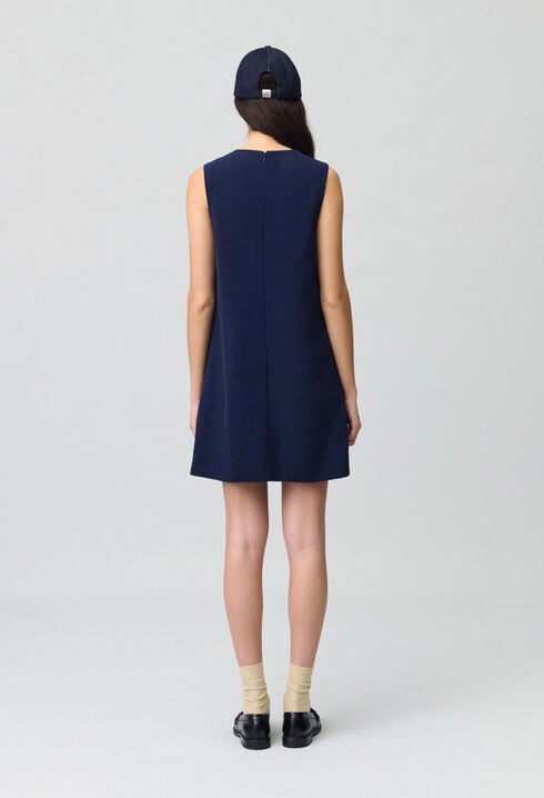 Robe courte ajustée