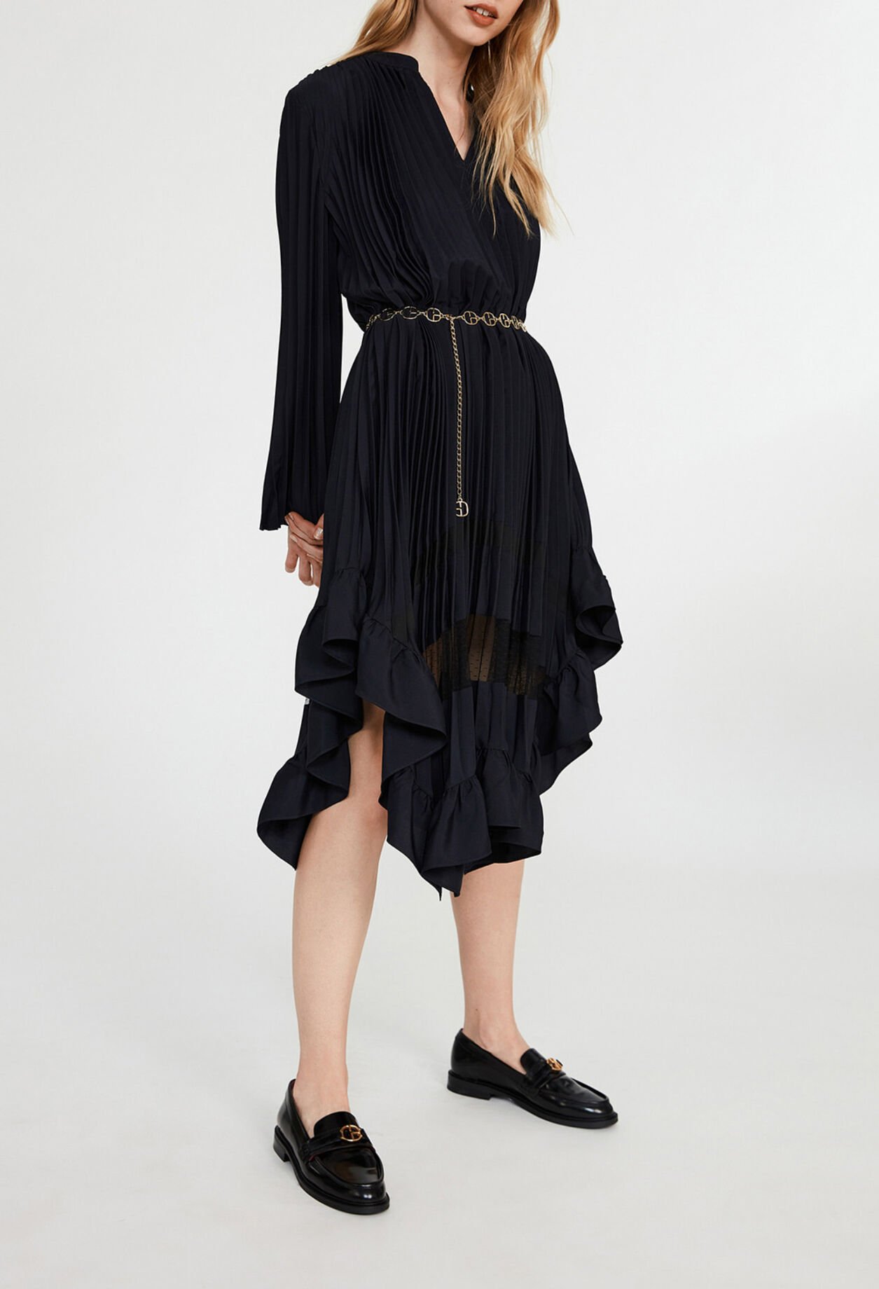 Pleated dress with frill