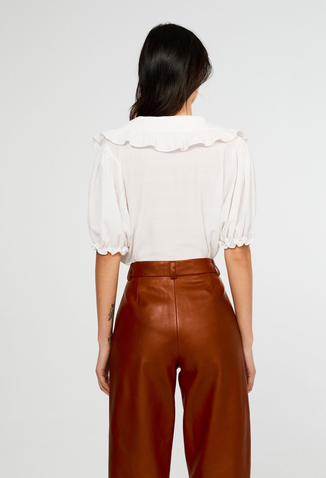 Blouse with lapel collar