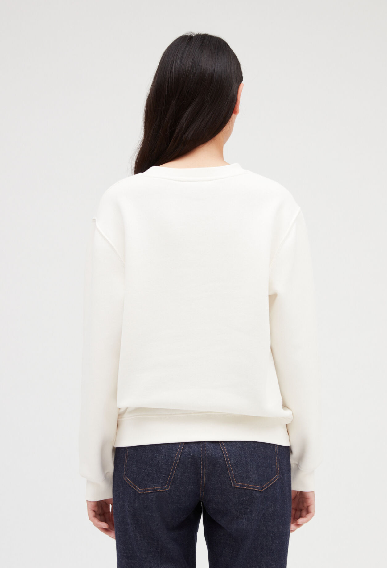 Sweatshirt ecru with C patch