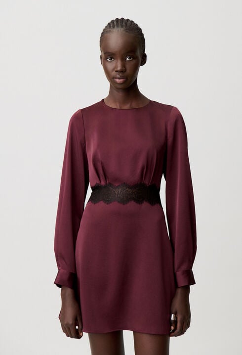 Robe courte fluide satinée