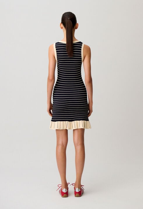 Robe ray&eacute;e courte