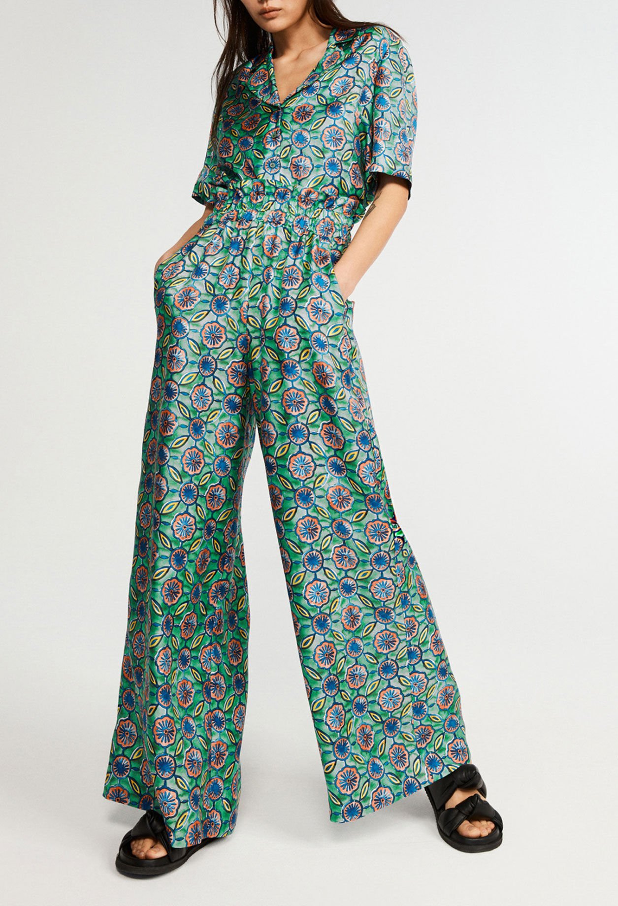 Pantalon à motifs évasé