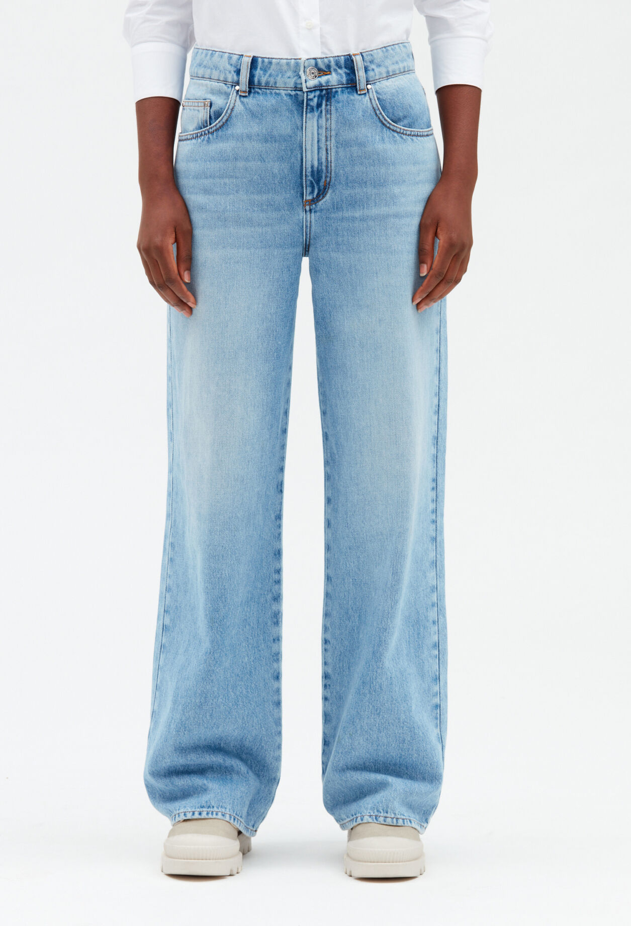 Wide leg faded jeans