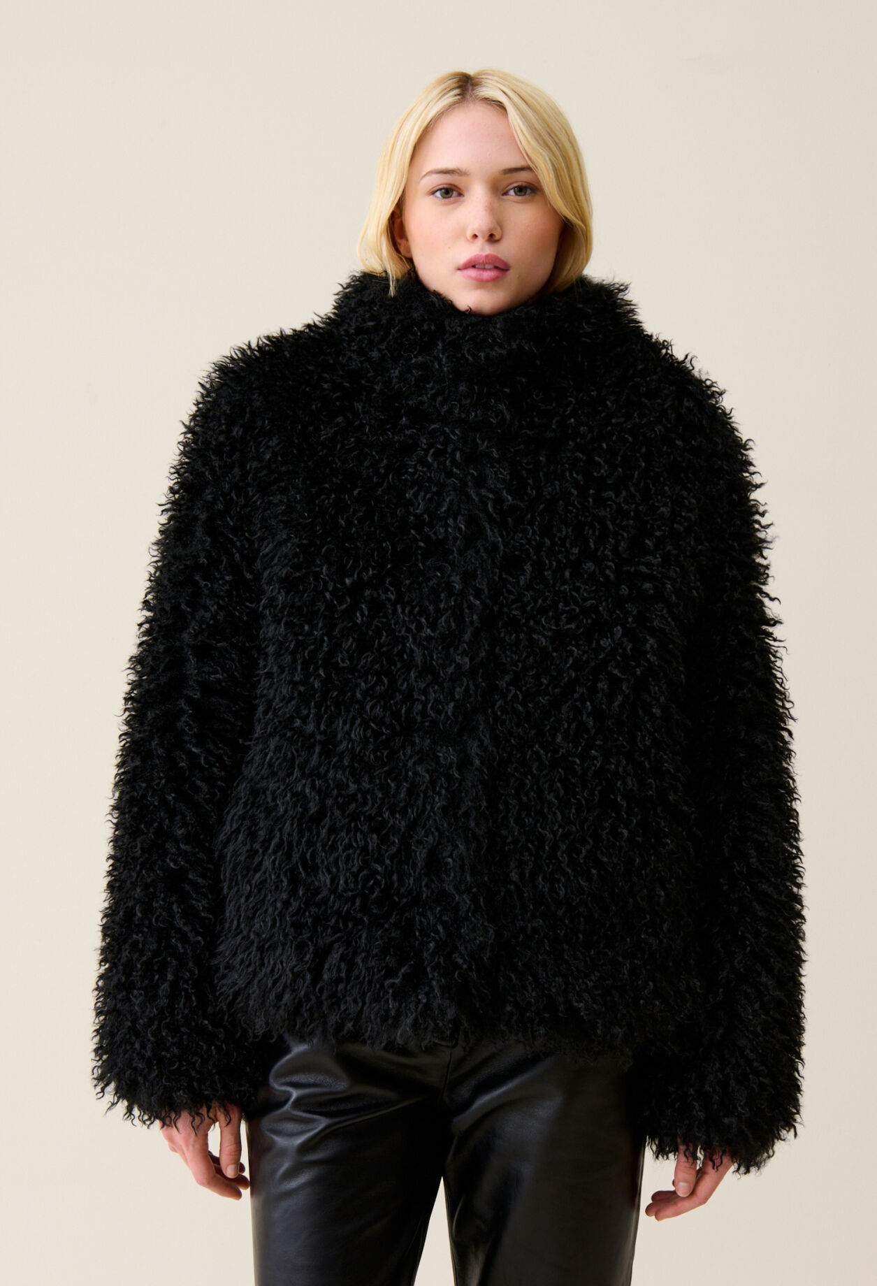 Claudie Pierlot Manteau Fausse Fourrure Noir Fourrure Synthétique