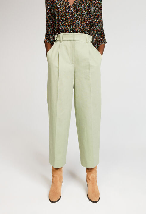 Pleated trousers