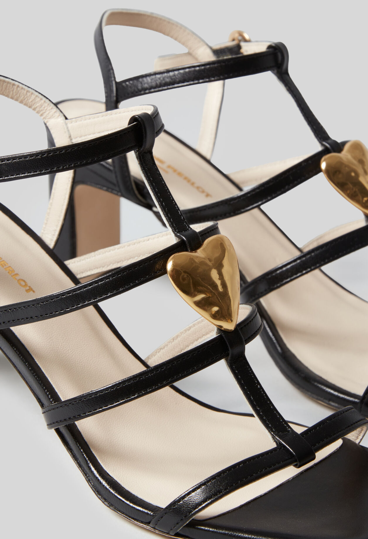 Sandales talons cuir coeur