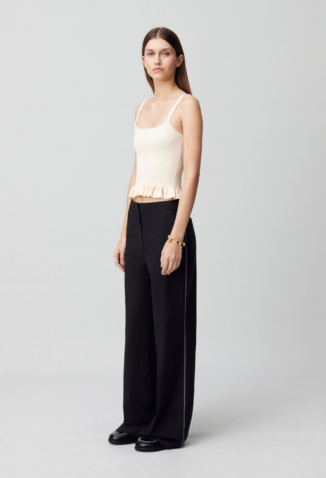 Wide-leg straight trousers
