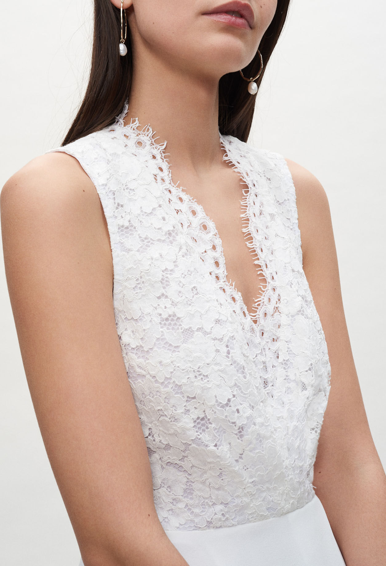 Robe écrue en dentelle et satin