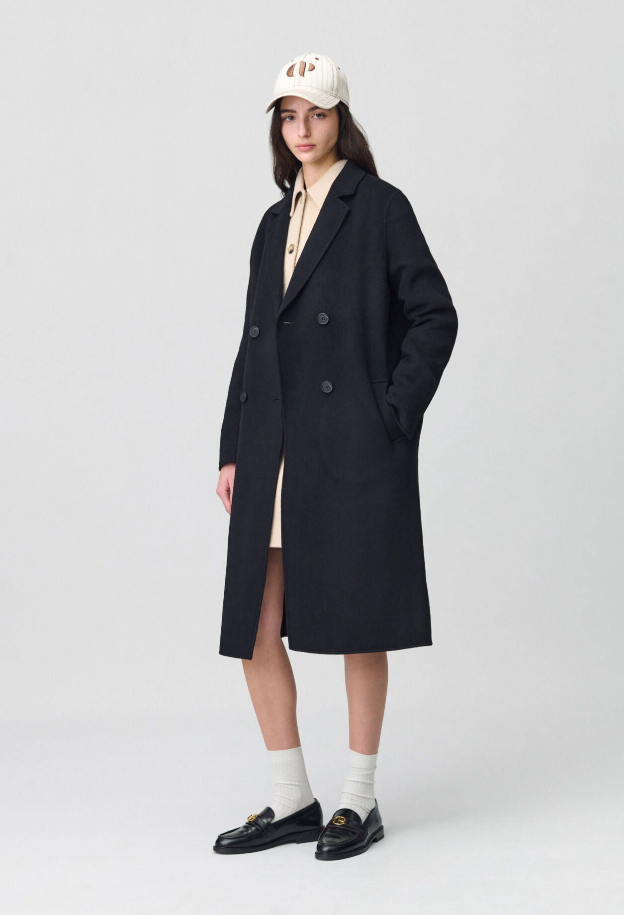 Manteau noir droit mi-long 