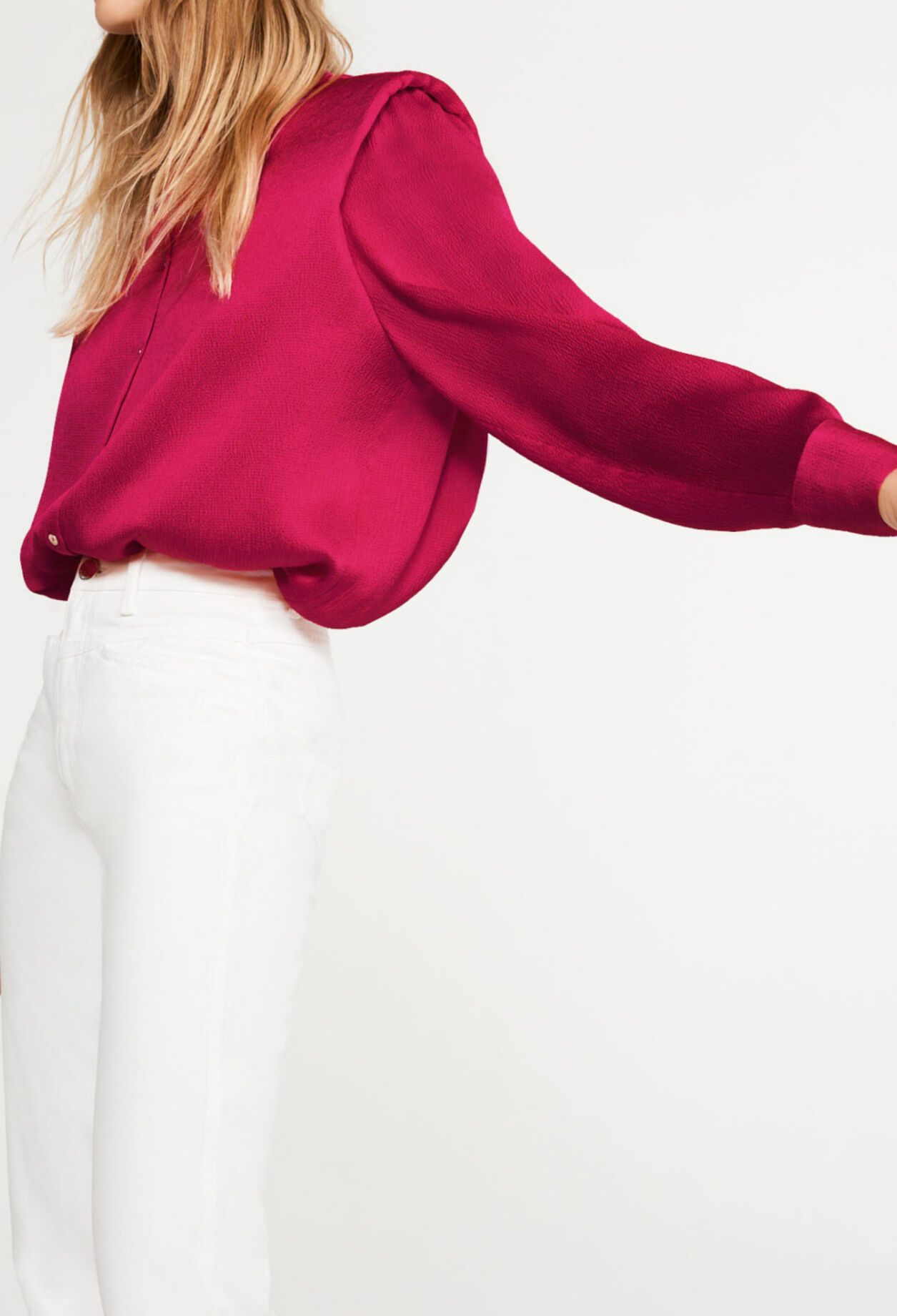 Shirt with shoulder pads