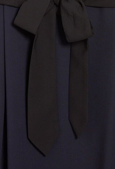 Robe courte ceinturée marine