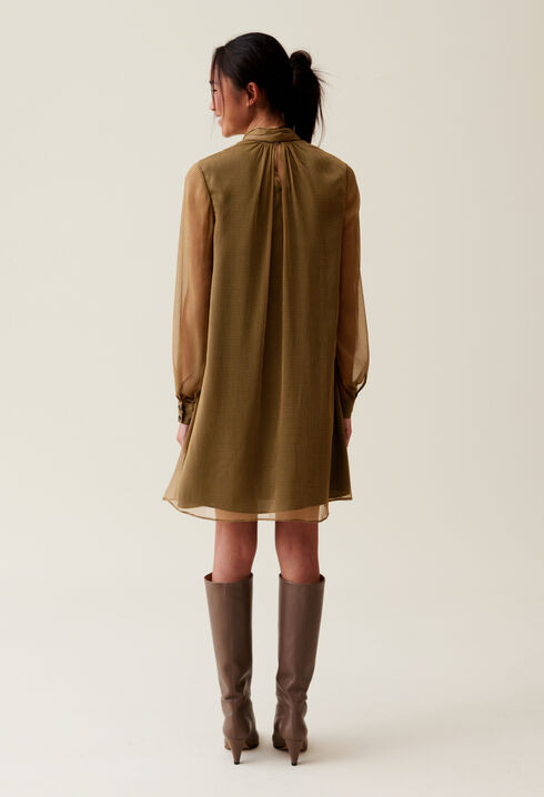 Robe fluide col lavallière