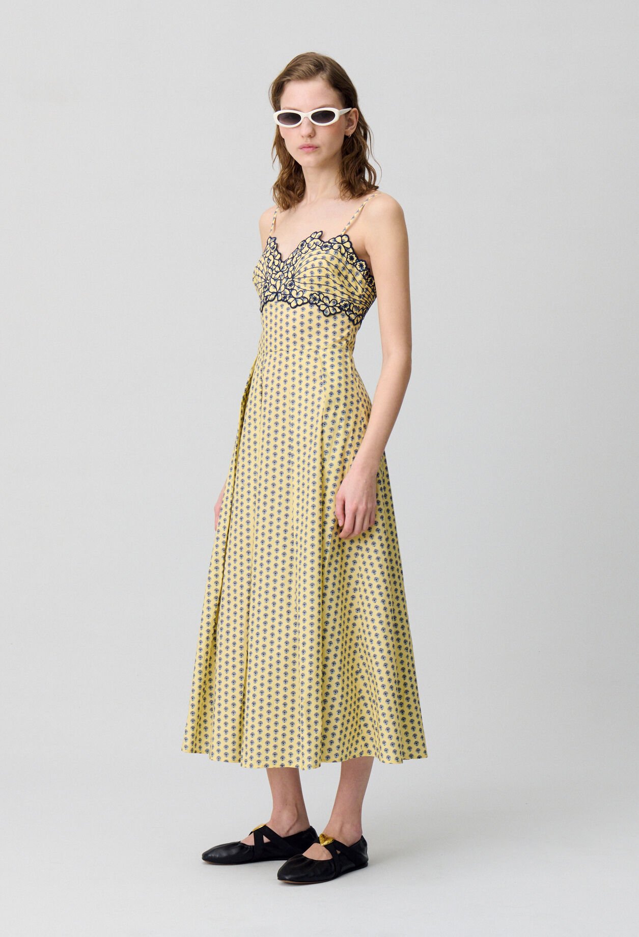 Robe longue décolletée