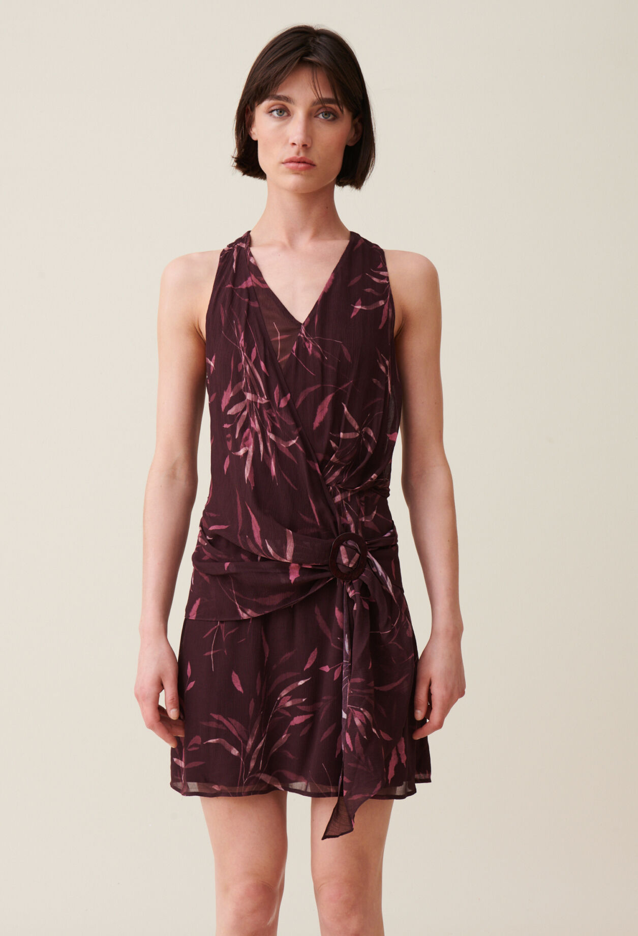 Robe courte fluide sans manches