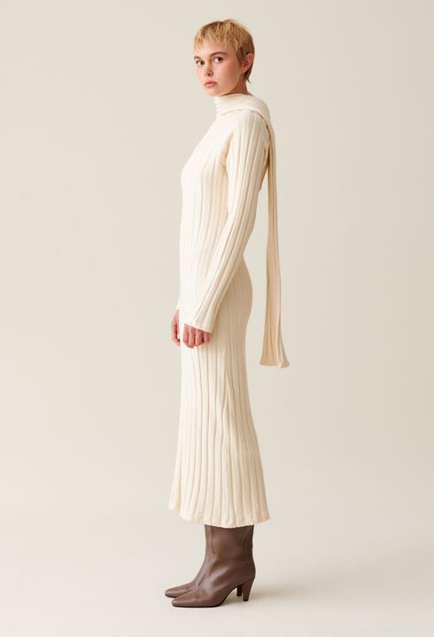Robe longue maille écharpe à nouer