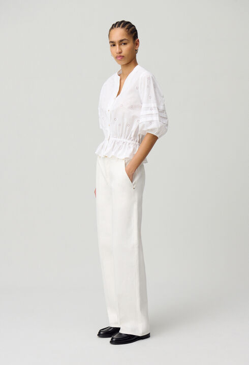 Chemise élastiquée brodée