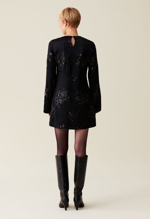 Robe courte noire sequins brodés
