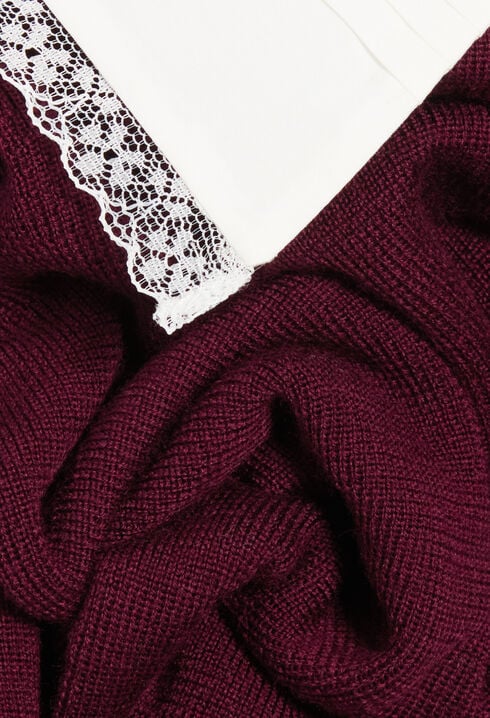 Jumper with removable collar