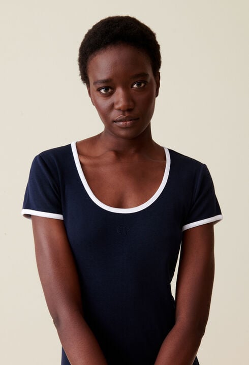 Robe longue près du corps