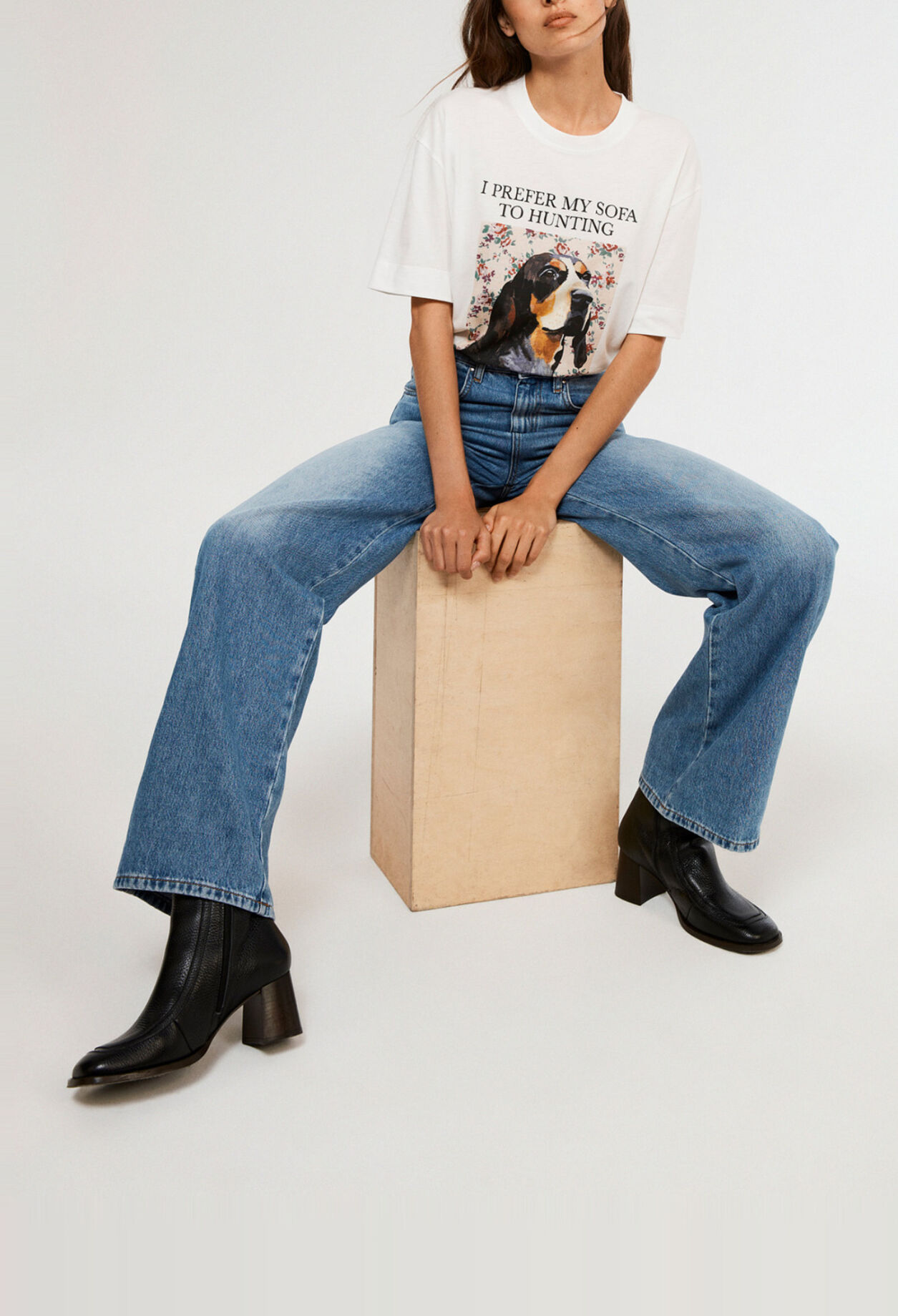 White straight-cut T-shirt