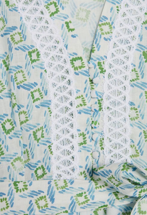 Robe imprimée bleue à galons de dentelle