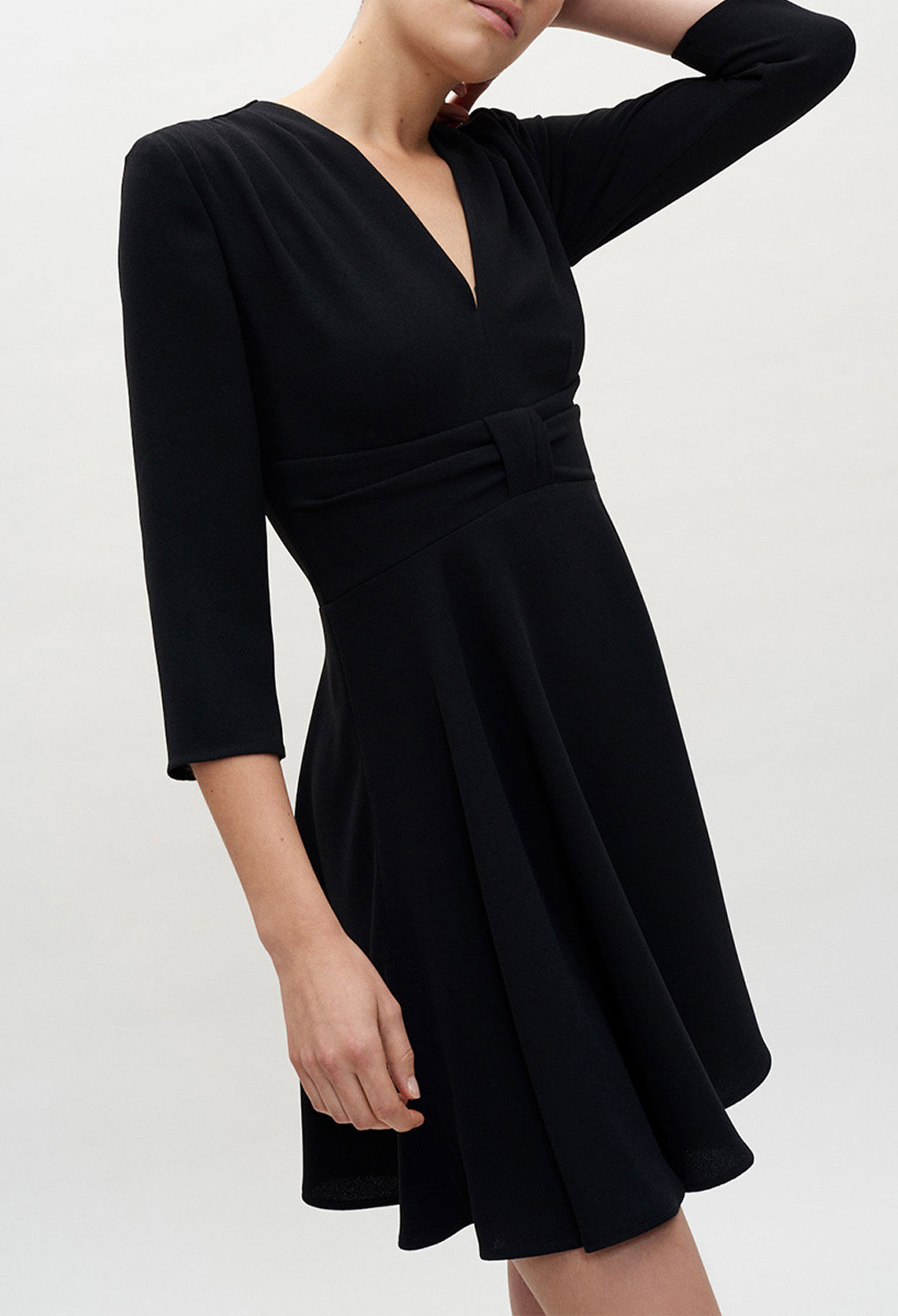 Robe noire évasée