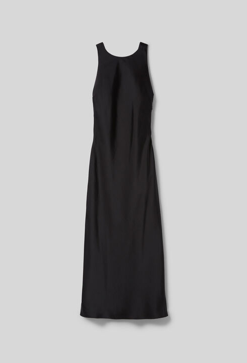 Robe longue satinée dos nu
