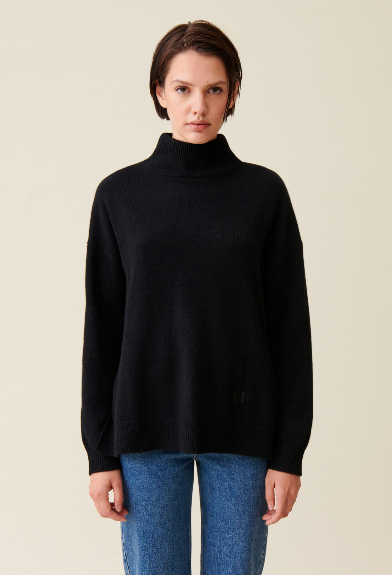 Black cashmere jumper with high neck