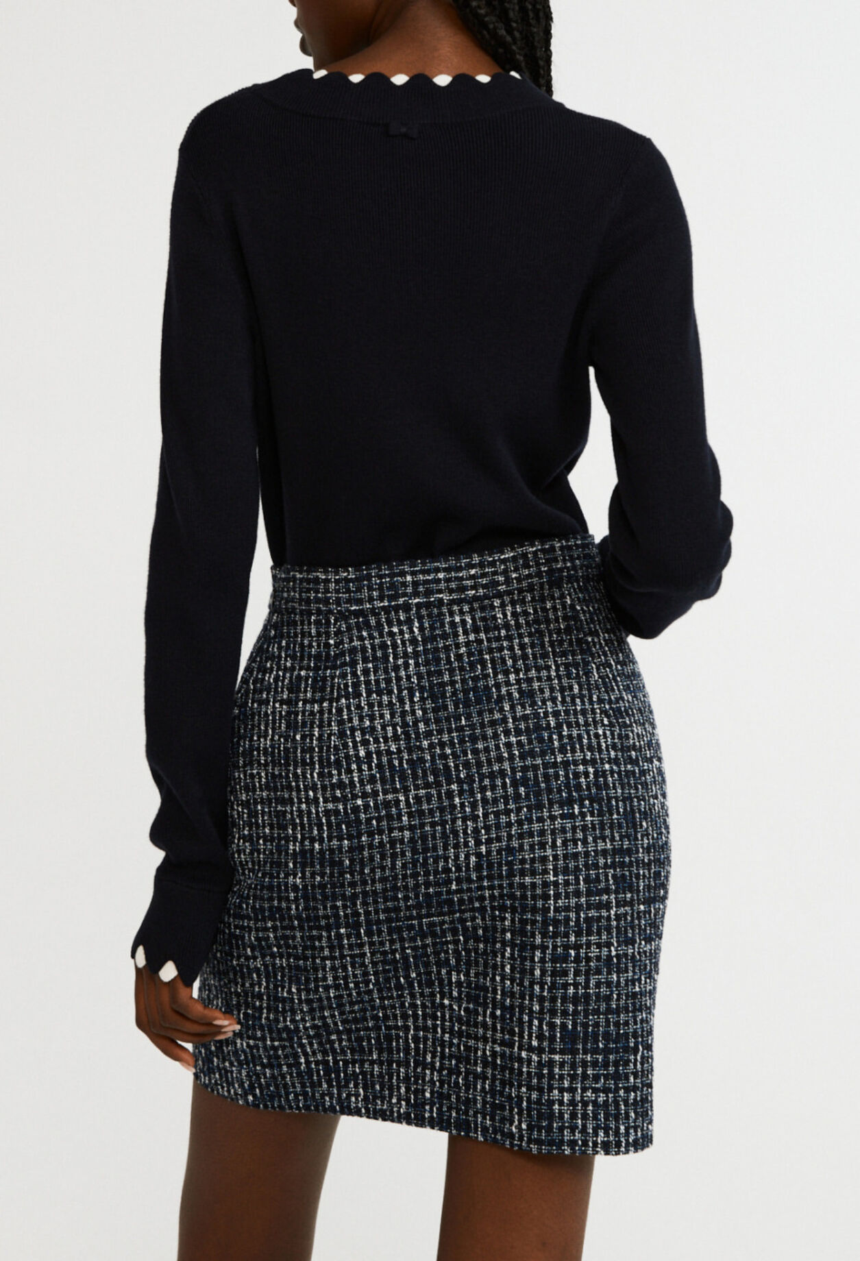 Round neck pullover