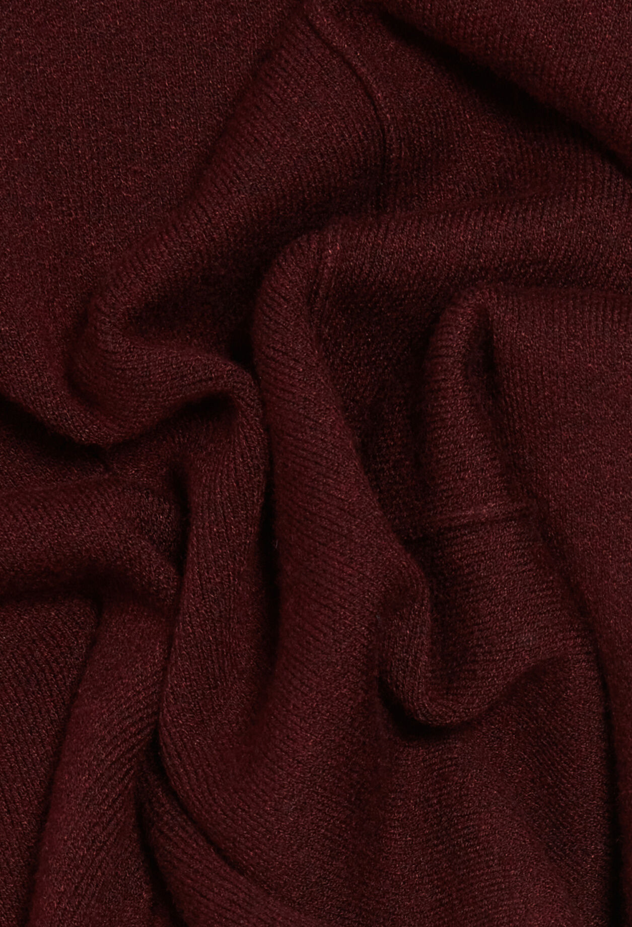 Straight cut trousers slits
