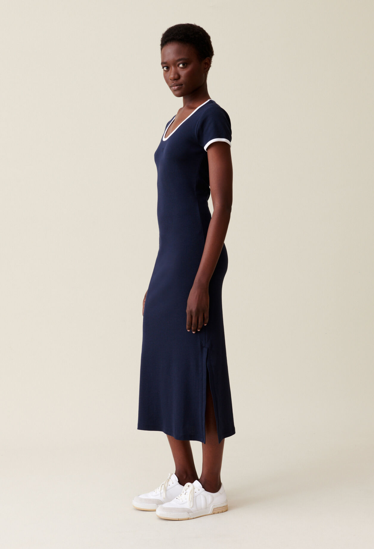 Robe longue près du corps