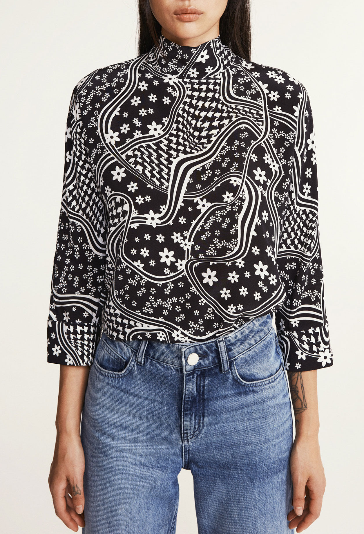 Blouse à col montant